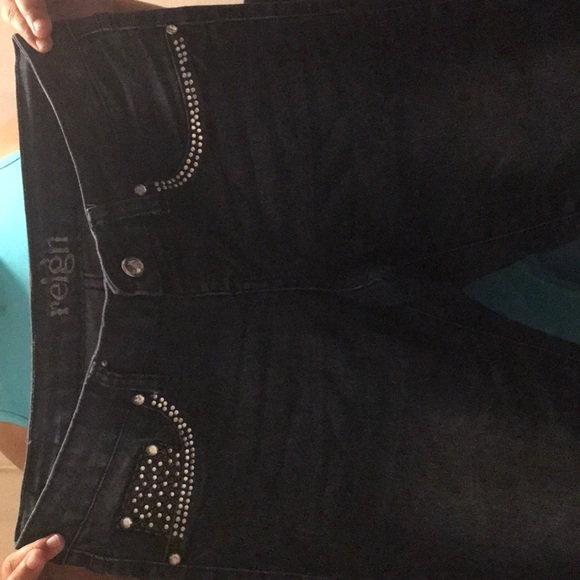 Jeans - Picture 2 of 5